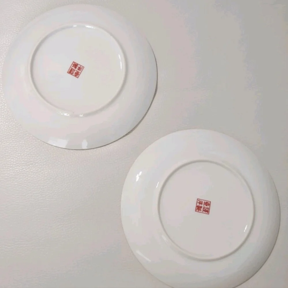 Two Showa Imari 7 3/4
